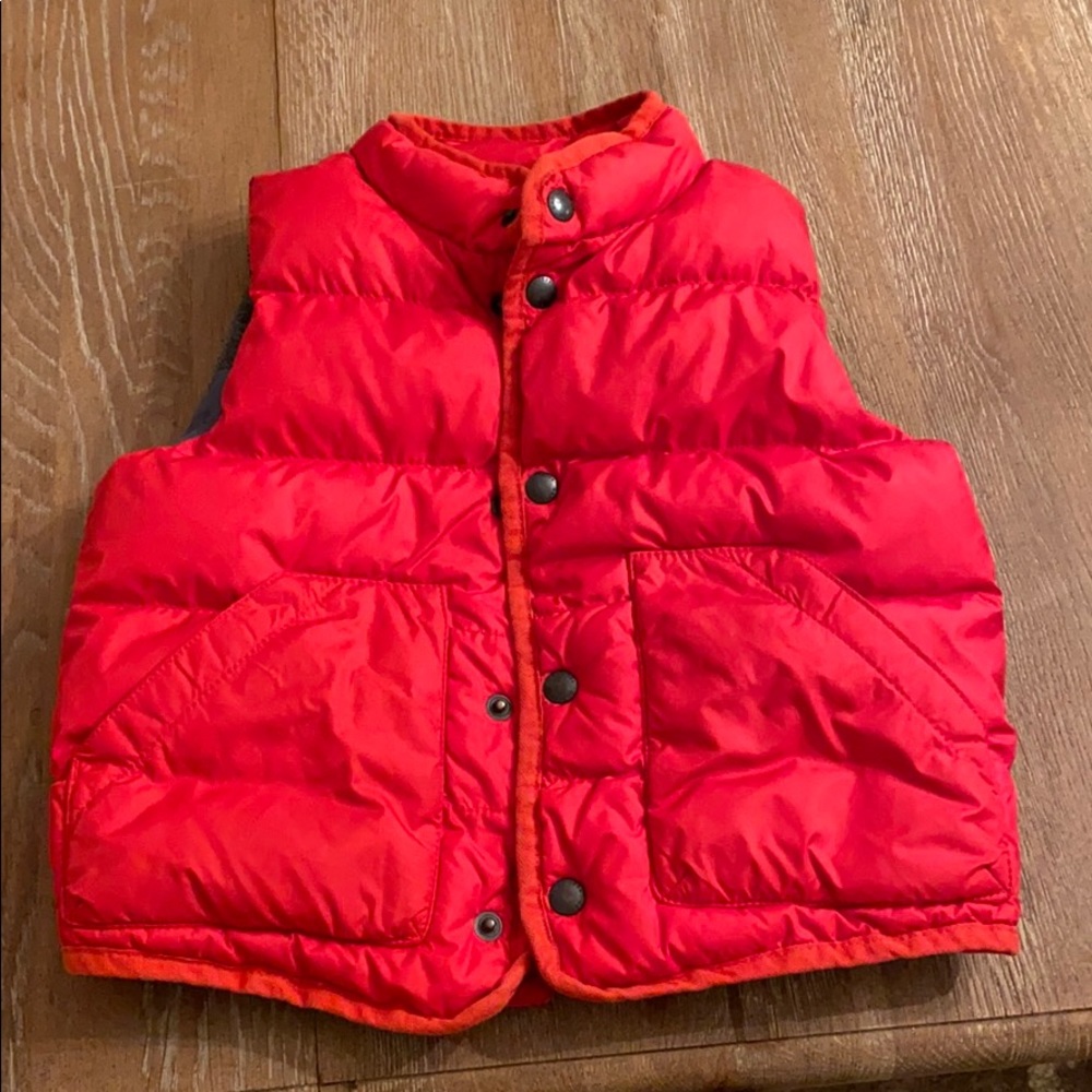 Red GAP puffer vest size 3